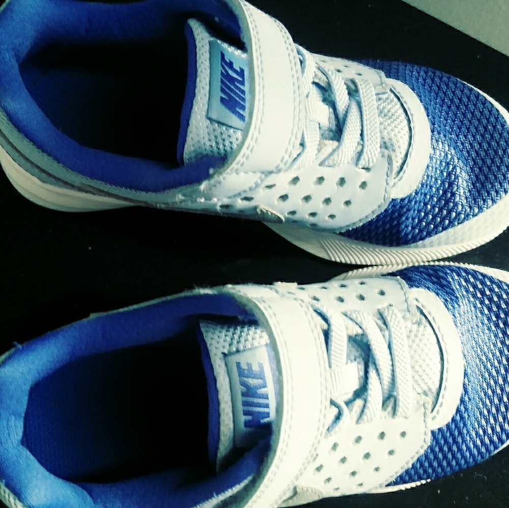 Girls size 13c Nike shoes
